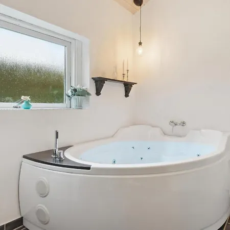 3 Bedroom Cozy In Holiday home *